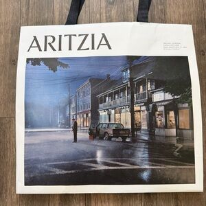 ARITZIA White Shopping Gift Bag Luxury Reusable Tote Paper Bag Medium Storage